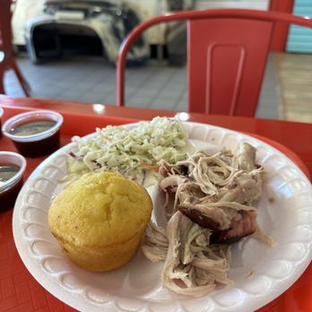 Idk BBQ - Meat plate with pulled pork - Barbeque Near Me - Tropic, Utah
