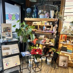 Main Floral - Gifts available
