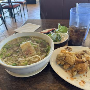 Pho Deluxe Tysons - Combination pho large - Vietnamese Near Me - Vienna, Virginia Pho Deluxe Tysons - Combination pho large - Vietnamese Near Me - Vienna, Virginia