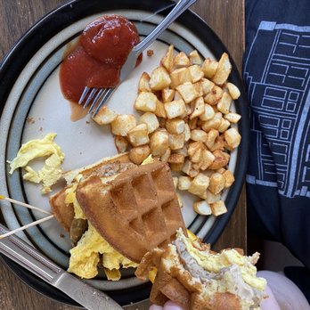 Brunswick Diner - Big daddy... barely got a pic before it was gone! - Diners Near Me - Brunswick, Maine