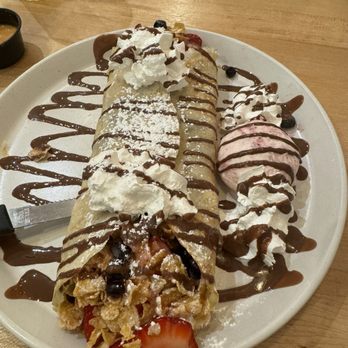 Popping Yolk Cafe - Berry Crepe - Breakfast & Brunch Near Me - Pasadena, California Popping Yolk Cafe - Berry Crepe - Breakfast & Brunch Near Me - Pasadena, California