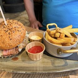 Brown Cow - Zermatter Burger... beef burger with bacon, cheese, onions