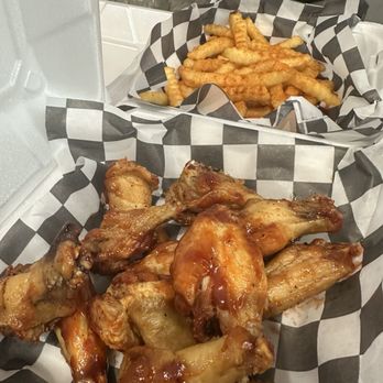 Crazy D’s Hot Chicken - Bbq chicken wings and fries! - Chicken Shop Near Me - Las Vegas, Nevada