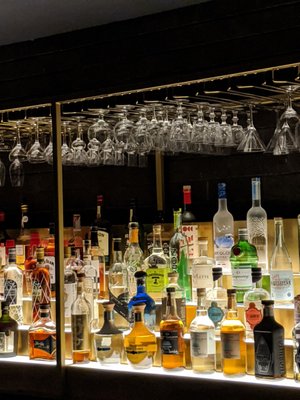 BAR ST-DENIS by null