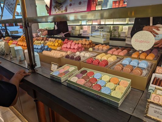 Ladurée Bonaparte by null