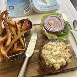 Harry Browne's - Serving a great burger for 45 years