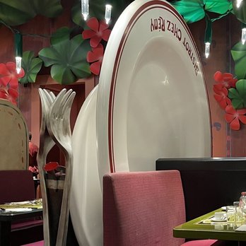 Bistrot Chez Rémy - Decor of the restaurant - French Near Me - Chessy, 77 Bistrot Chez Rémy - Decor of the restaurant - French Near Me - Chessy, 77