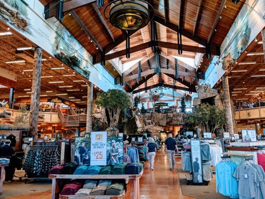 BASS PRO SHOPS - Updated January 2025 - 242 Photos & 141 Reviews