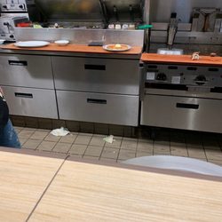 Huddle House - Needs a little cleaning.