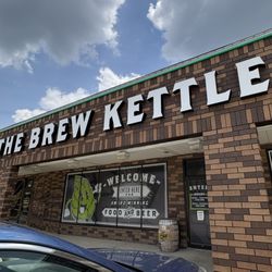 The Brew Kettle Strongsville & Topgolf Swing Suites - Front entrance