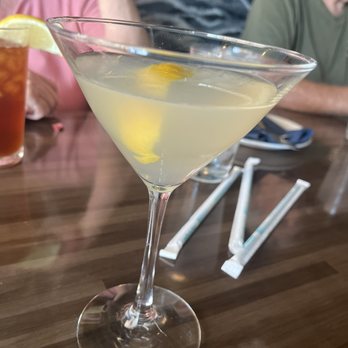 High Tide Steelyard - Martini - Seafood Near Me - Chandler, Arizona
