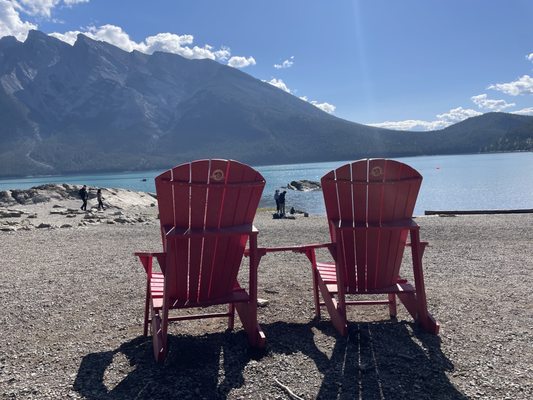 Lake Minnewanka by null