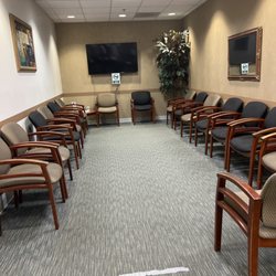 Kambiz Dardashti, MD - Waiting room
