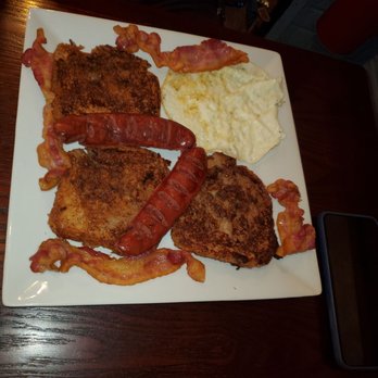 El Cofre - Beef Sausage, Bacon, Egg whites, and French toast - Latin American Near Me - Brooklyn, New York El Cofre - Beef Sausage, Bacon, Egg whites, and French toast - Latin American Near Me - Brooklyn, New York