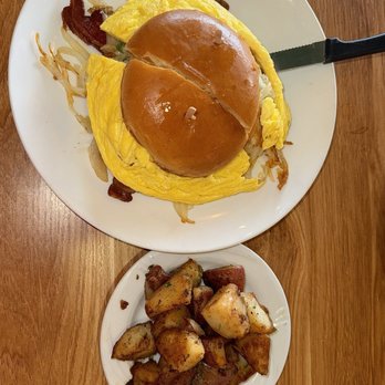 Papas and Eggs - California Burger and country potatoes - Breakfast & Brunch Near Me - San Jose, California Papas and Eggs - California Burger and country potatoes - Breakfast & Brunch Near Me - San Jose, California