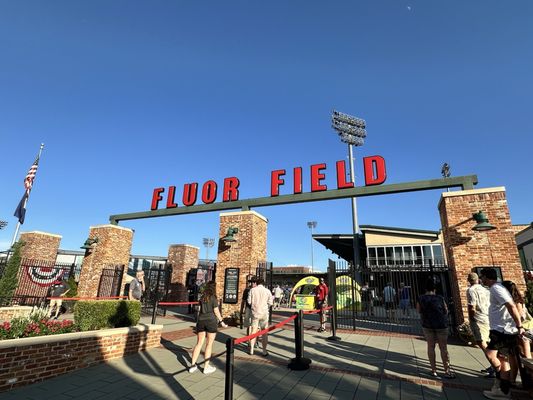 Fluor Field by null