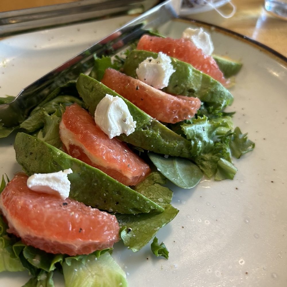 Table Mesa - Grapefruit avocado salad - would have been even more fun if the grapefruit had also been grilled! - Latin American Near Me - Bentonville, Arkansas Table Mesa - Grapefruit avocado salad - would have been even more fun if the grapefruit had also been grilled! - Latin American Near Me - Bentonville, Arkansas
