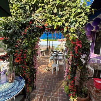 Ocean View Café - This is the entrance of the dining area. - Breakfast & Brunch Near Me - Manhattan Beach, California Ocean View Café - This is the entrance of the dining area. - Breakfast & Brunch Near Me - Manhattan Beach, California