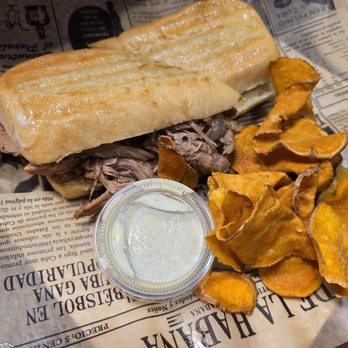 Que Bola Cuban Cafe - Cuban Near Me - Des Plaines, Illinois Que Bola Cuban Cafe - Cuban Near Me - Des Plaines, Illinois