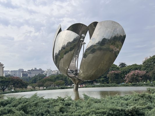 Floralis Generica by null