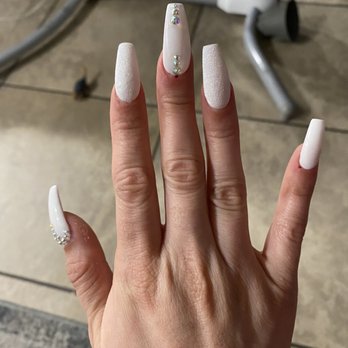 Tustin Nails Spa - Nail Salons Near Me - Orange, California