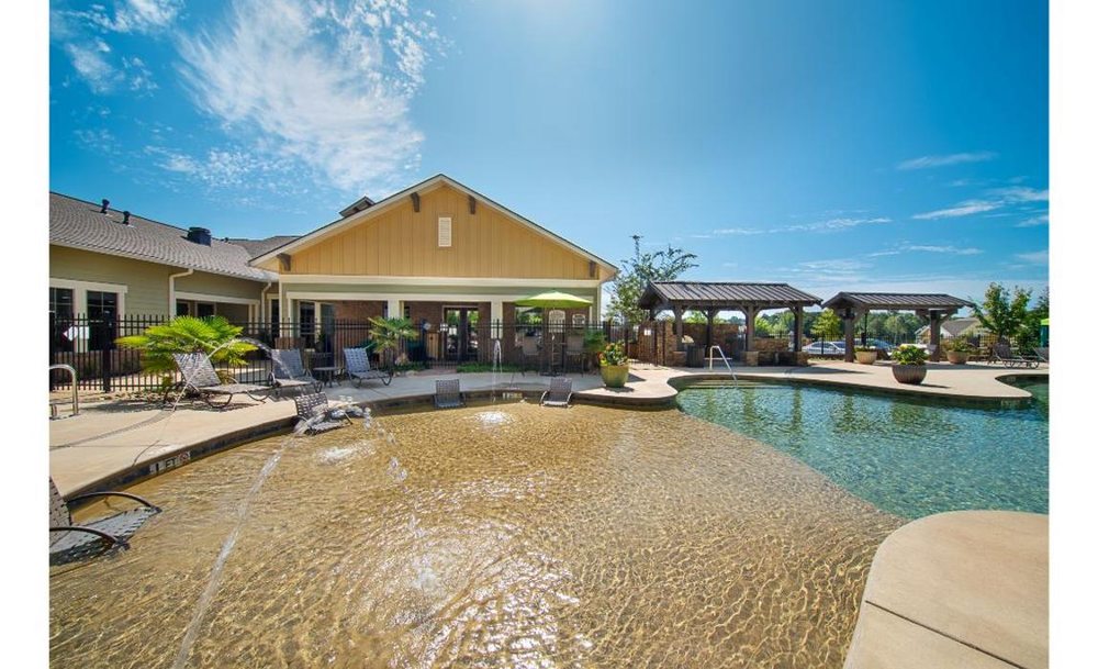 FAULKNER FLATS APARTMENT HOMES 21 Photos Apartments 2998 Old