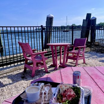 Blount Clam Shack on the Waterfront - Perfect setting for dinner! - Seafood Near Me - Warren, Rhode Island Blount Clam Shack on the Waterfront - Perfect setting for dinner! - Seafood Near Me - Warren, Rhode Island