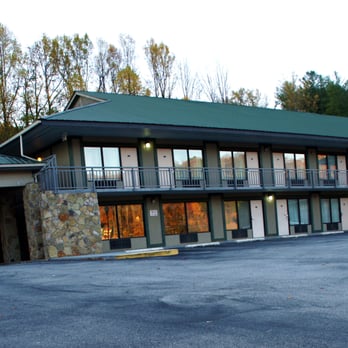 Quality Inn & Suites Mt. Chalet - Hotels Near Me - Clayton, Georgia Quality Inn & Suites Mt. Chalet - Hotels Near Me - Clayton, Georgia