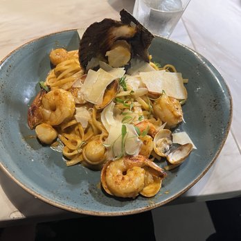 CVI.CHE 105 - Pasta Fritos Del Mar - Peruvian Near Me - Miami, Florida CVI.CHE 105 - Pasta Fritos Del Mar - Peruvian Near Me - Miami, Florida