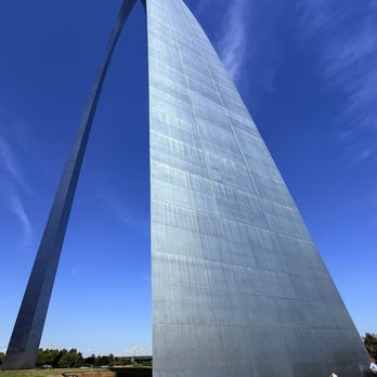 Gateway Arch - Landmarks & Historical Buildings Near Me - Saint Louis, Missouri