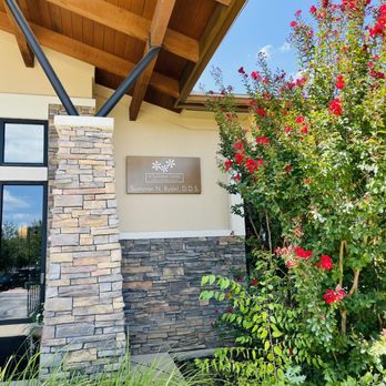 A Summer Smile - Cosmetic Dentists Near Me - Austin, Texas
