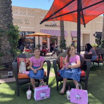 Hello Kitty Cafe - Patio outside to enjoy your treats - Cafes Near Me - Irvine, California