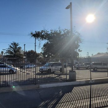 RJ Coin Laundry - A lot of Free parking space!! - Laundromat Near Me - Reseda, California RJ Coin Laundry - A lot of Free parking space!! - Laundromat Near Me - Reseda, California