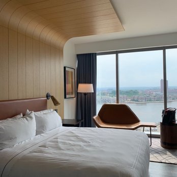 Canopy by Hilton Baltimore Harbor Point - Hotels Near Me - Baltimore, Maryland