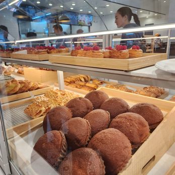 Paris Baguette - Case of pastries - Bakeries Near Me - San Carlos, California Paris Baguette - Case of pastries - Bakeries Near Me - San Carlos, California