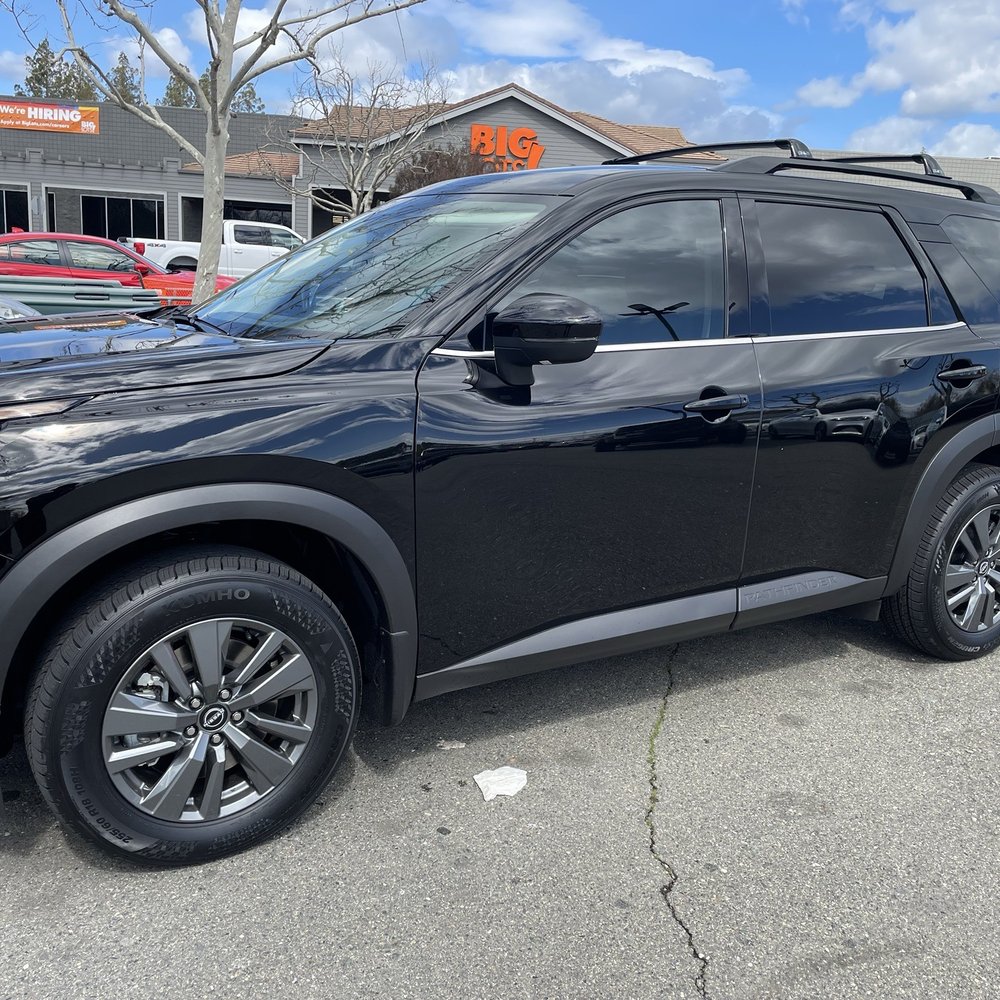 Another views of the front (drivers/passengers side) windows tinted of my 2023 Nissan Pathfinder SV. Another views of the front (drivers/passengers side) windows tinted of my 2023 Nissan Pathfinder SV.