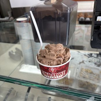 Cold Stone Creamery - Chocolate Ice Cream - Ice Cream & Frozen Yogurt Near Me - Ventura, California