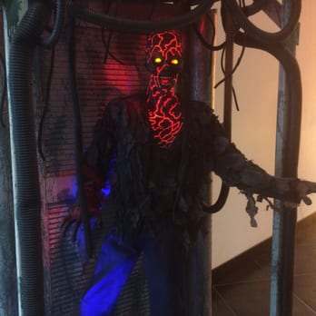 The High Roller - Zombie electrocuting himself - Halloween decoration near entrance - Amusement Parks Near Me - Las Vegas, Nevada The High Roller - Zombie electrocuting himself - Halloween decoration near entrance - Amusement Parks Near Me - Las Vegas, Nevada