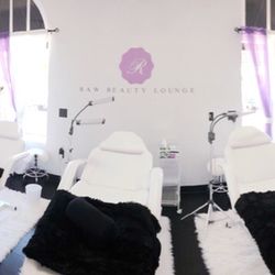 Raw Beauty Lounge - Lash boutique