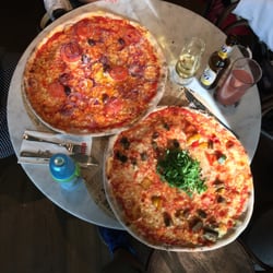 L'Osteria - Monsterpizzen, hauchdünnn und sehr lecker!