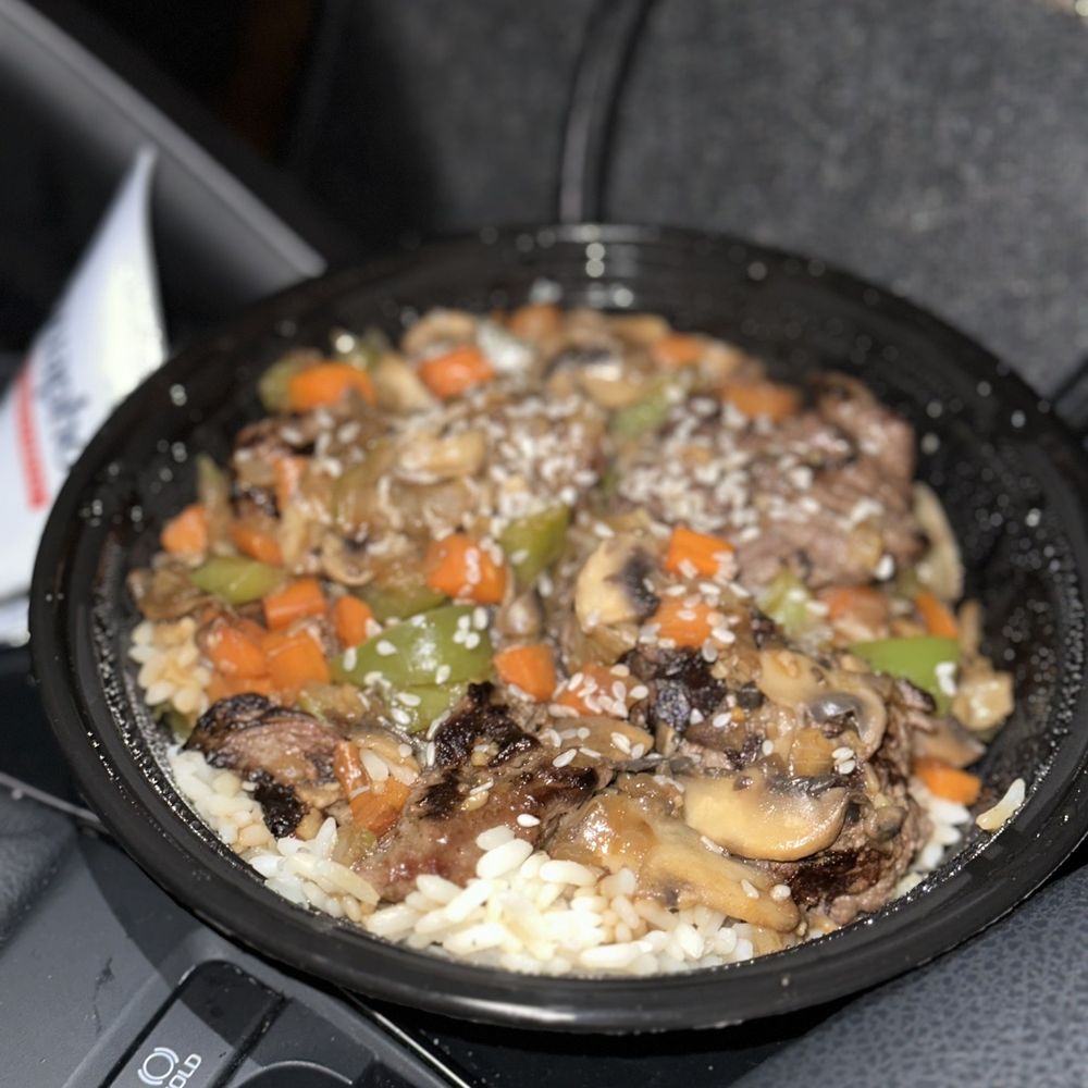 Teriyaki bowl with steak 7/10 Teriyaki bowl with steak 7/10