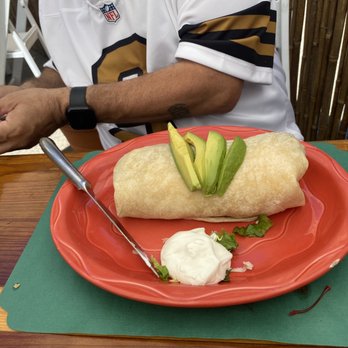 Estrella's - Breakfast burrito very good but needed ham.. they only offer bacon - Mexican Near Me - Fallbrook, California