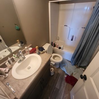 Errand Angels - Before bathroom - Home Cleaning Near Me