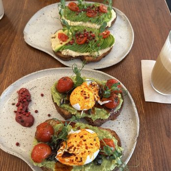 Bloome by Sasha - Breakfast & Brunch Near Me - Barcelona, B Bloome by Sasha - Breakfast & Brunch Near Me - Barcelona, B