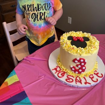 Brandy's All City Sweets - Yellow Minnie cake, three years old. - Bakeries Near Me - Salem, Oregon Brandy's All City Sweets - Yellow Minnie cake, three years old. - Bakeries Near Me - Salem, Oregon