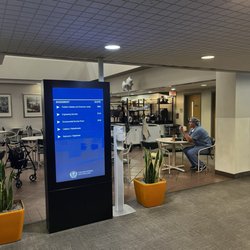 Lo Melinda's Buzz and Bloom - This cafe is located at the bottom floor of the building