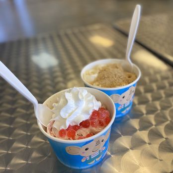 ICICLES - Strawberry Fantasy - Ice Cream & Frozen Yogurt Near Me - Sacramento, California