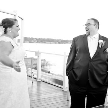 The Wedding Planner - First look!  Newport, RI Newport Beach Hotel and Suites day of wedding coordination - Wedding Planning Near Me - Westerly, Rhode Island