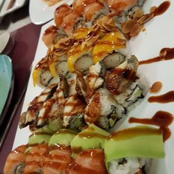 Sushi Zen - Misto con Shibuya, Felice, Dragon