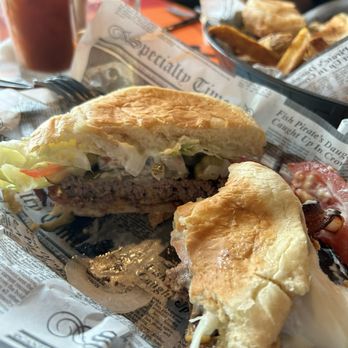 Gronks Grill & Bar - Bacon Cheeseburger - Burgers Near Me - Superior, Wisconsin Gronks Grill & Bar - Bacon Cheeseburger - Burgers Near Me - Superior, Wisconsin